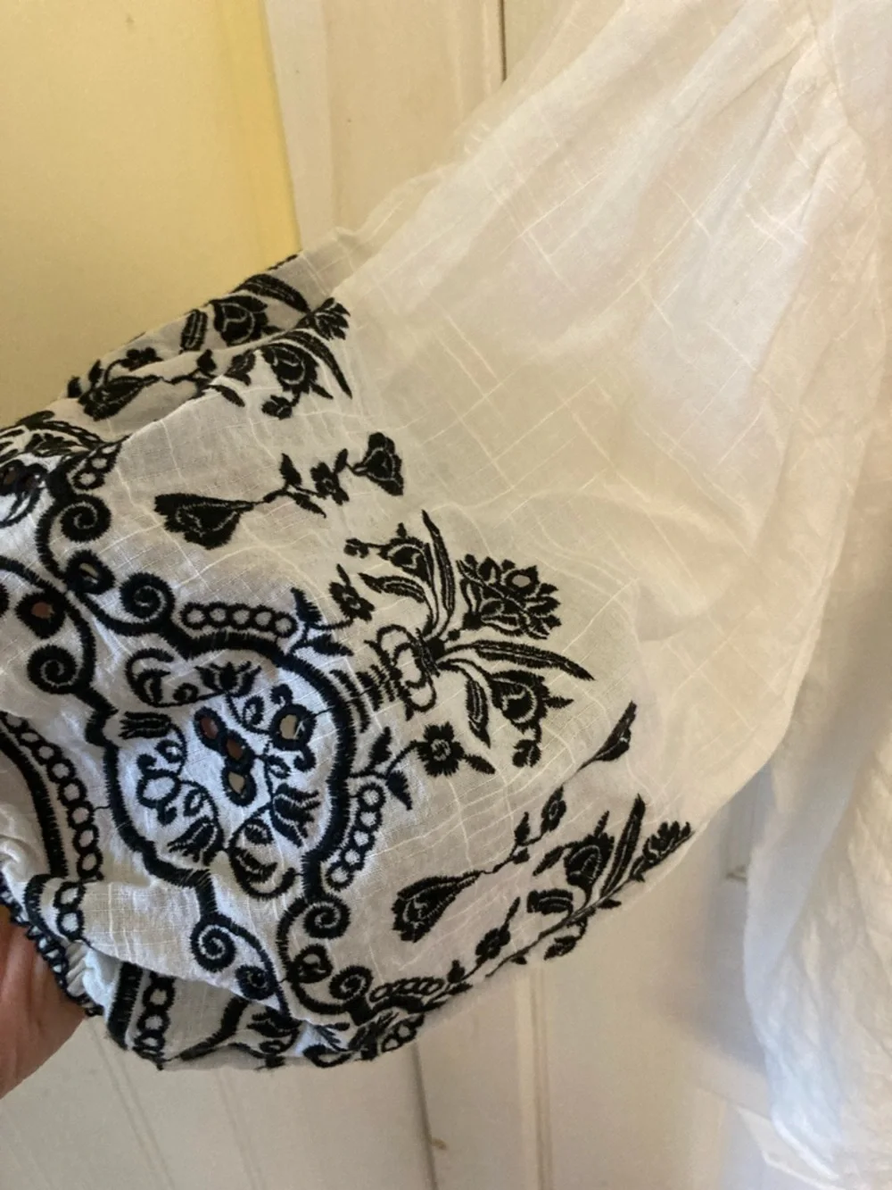 Max Edition White Tunic with Black Embroidered Sleeves and Tie Front - Picture 3 of 7